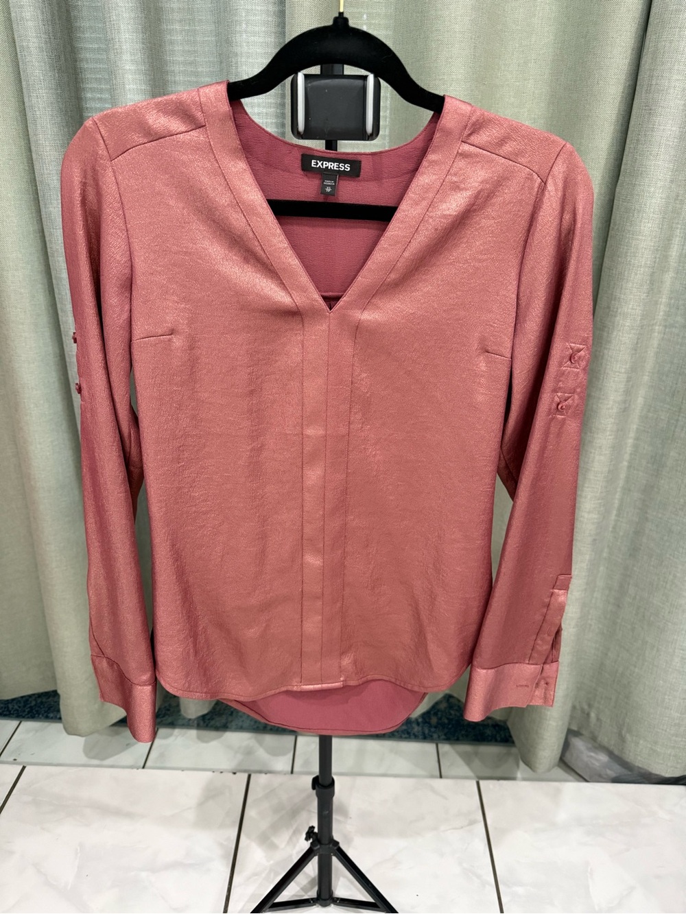 Express Rose Pink V-Neck Button-Trim Blouse
